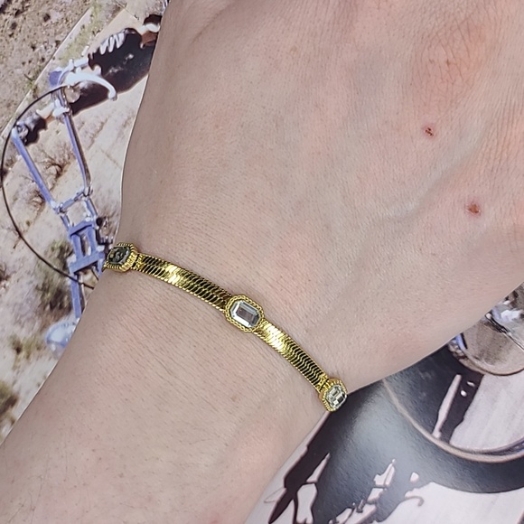 Gold Omega Chain Bracelet Brand New European Design Contemporary Fashion Style - Picture 1 of 6
